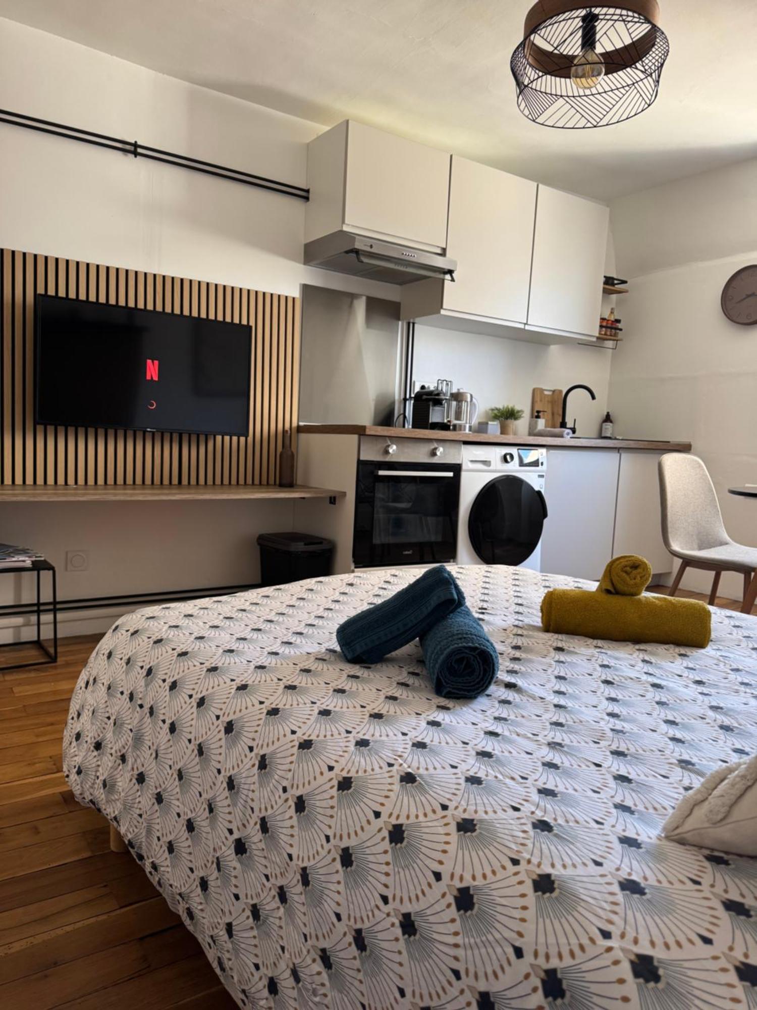 Charmant Appartement Au Coeur De Bourges Extérieur photo