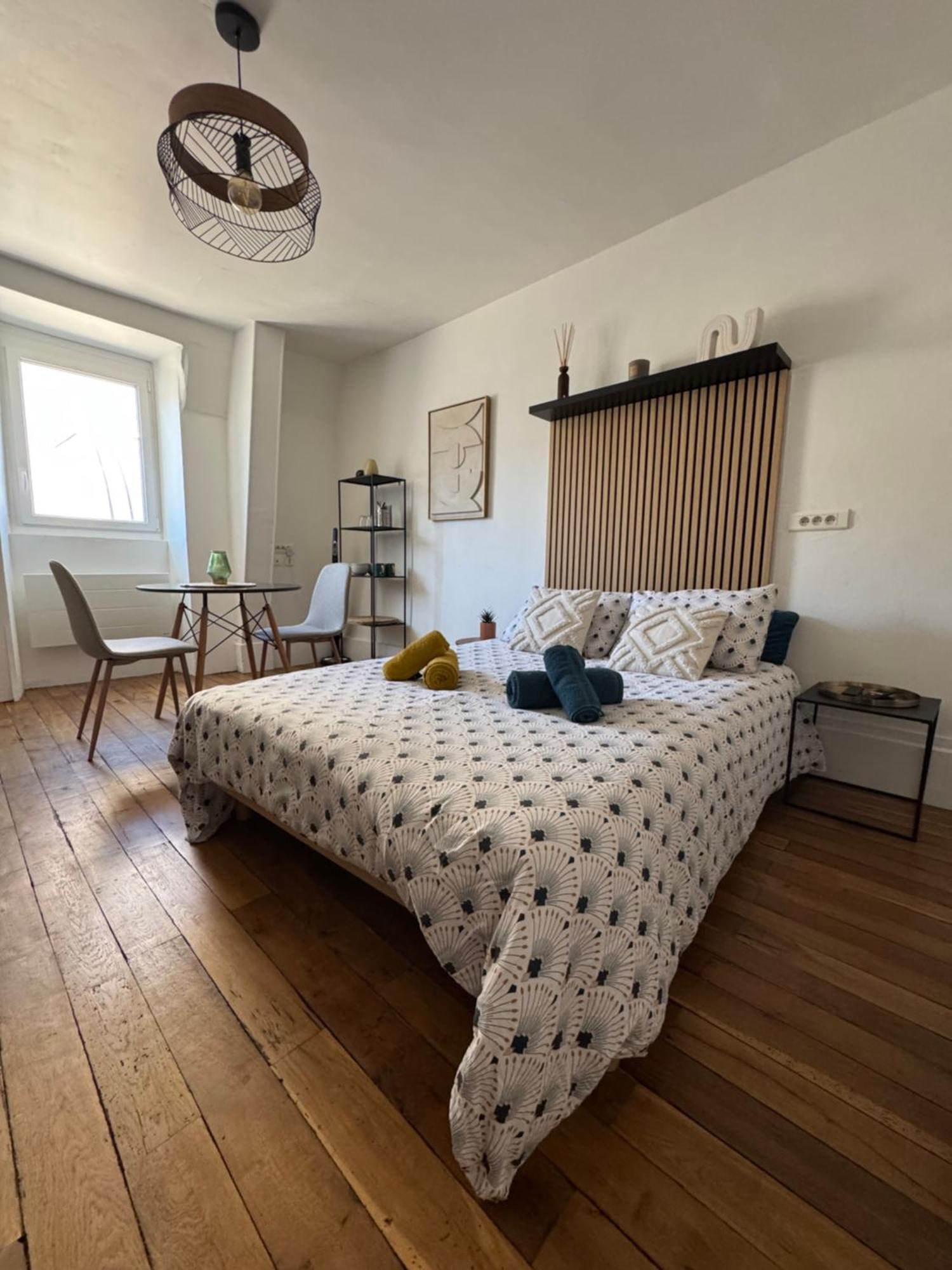 Charmant Appartement Au Coeur De Bourges Extérieur photo