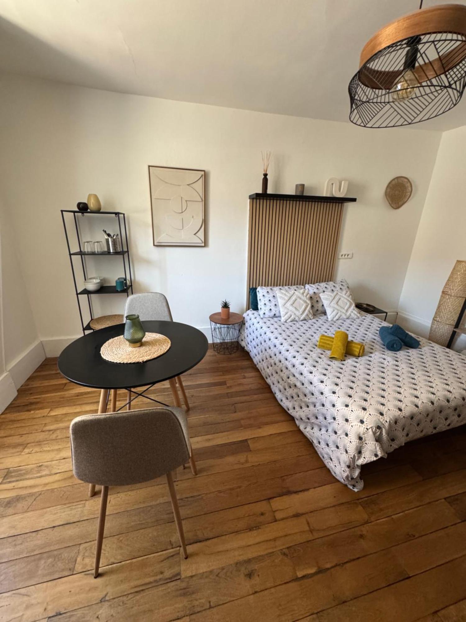 Charmant Appartement Au Coeur De Bourges Extérieur photo