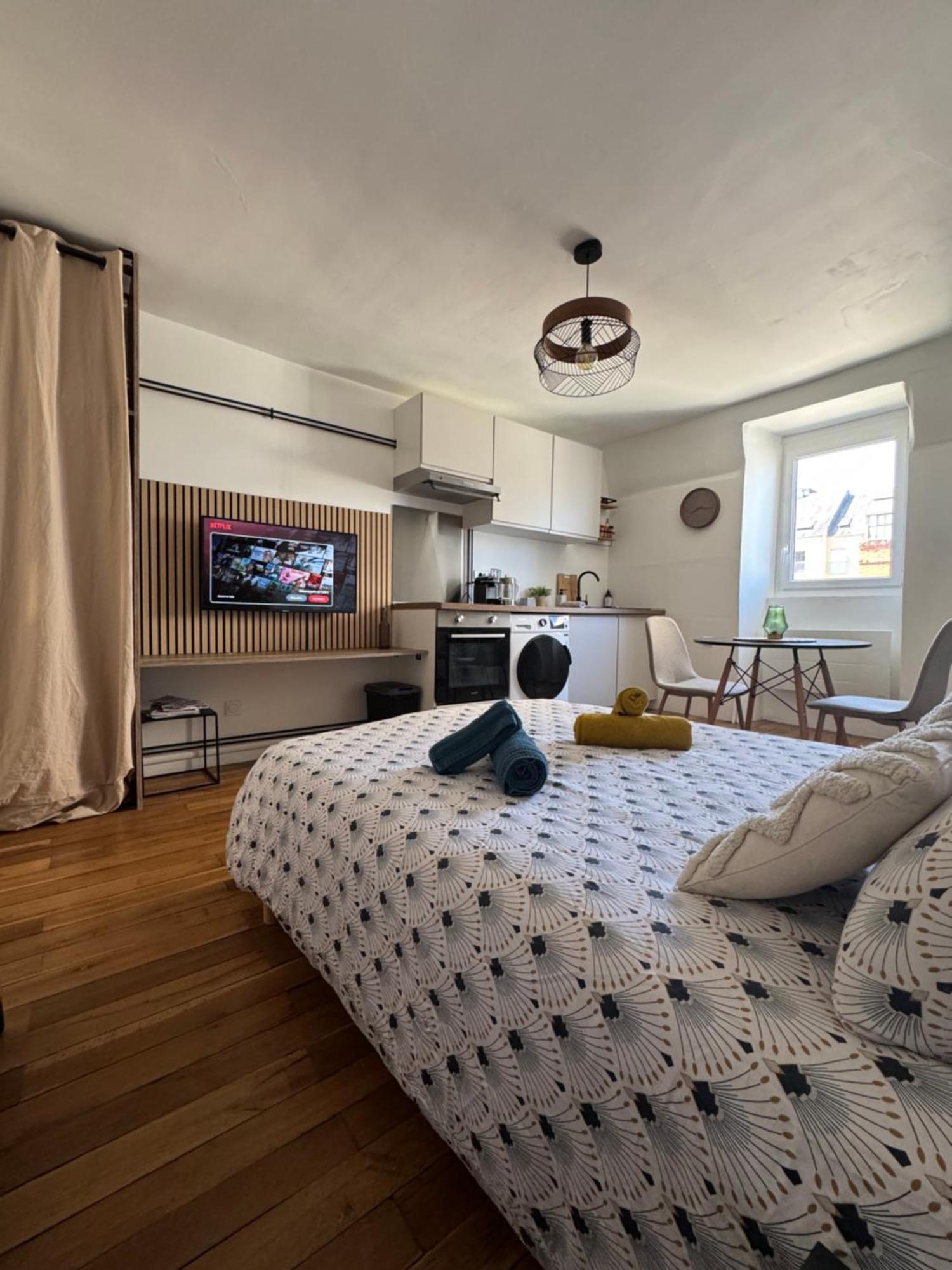Charmant Appartement Au Coeur De Bourges Extérieur photo