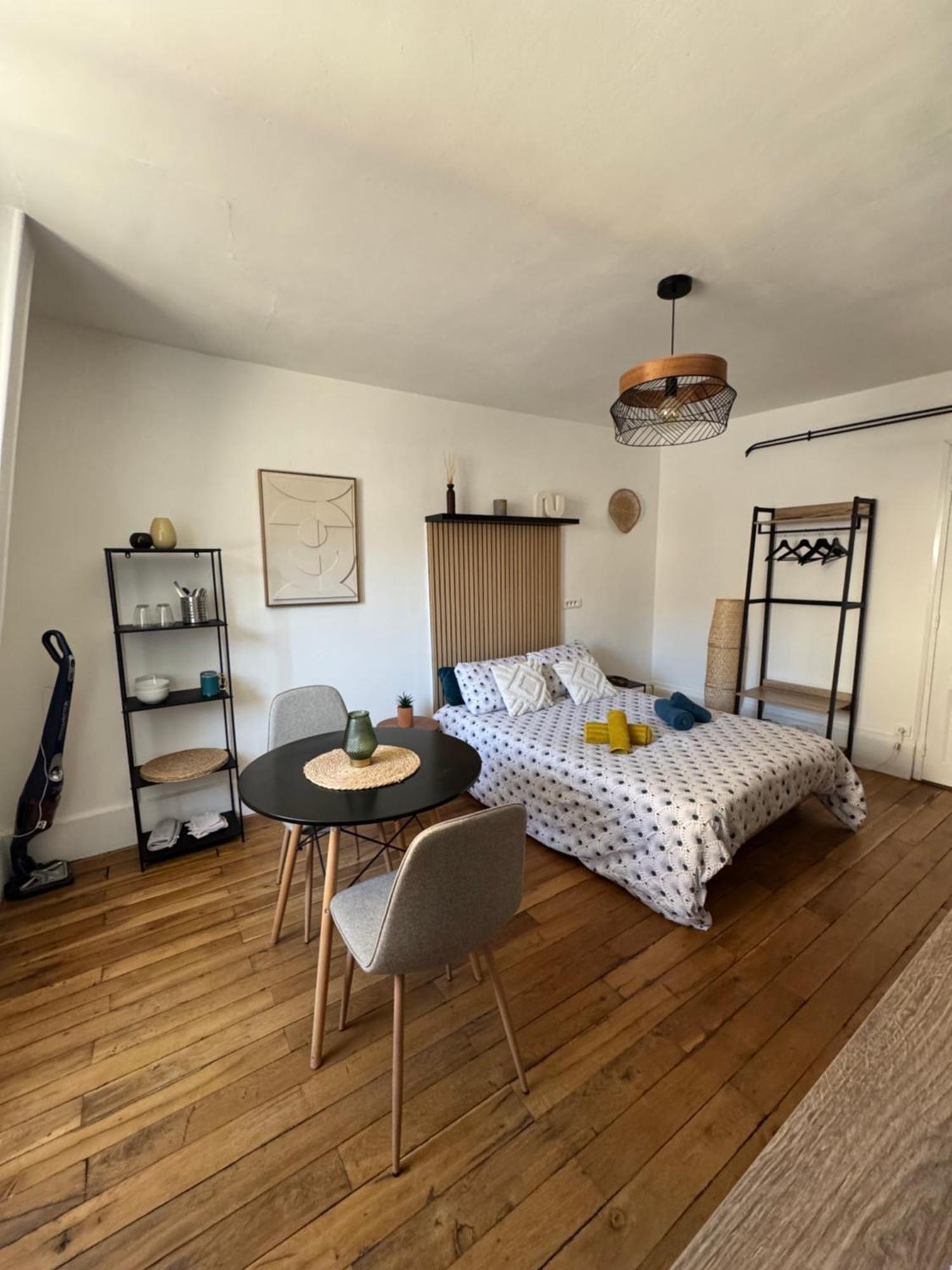 Charmant Appartement Au Coeur De Bourges Extérieur photo